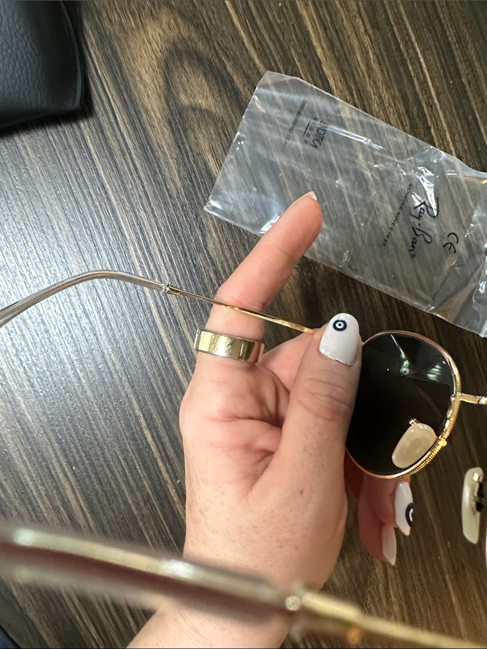 Ray-Ban Gold Frame Sunglasses with Black Lenses RB 3447 - Picture 4 of 4